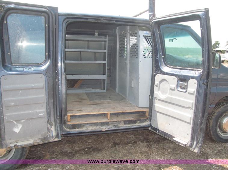 image for item F7080 1998 Ford Econoline E250 van