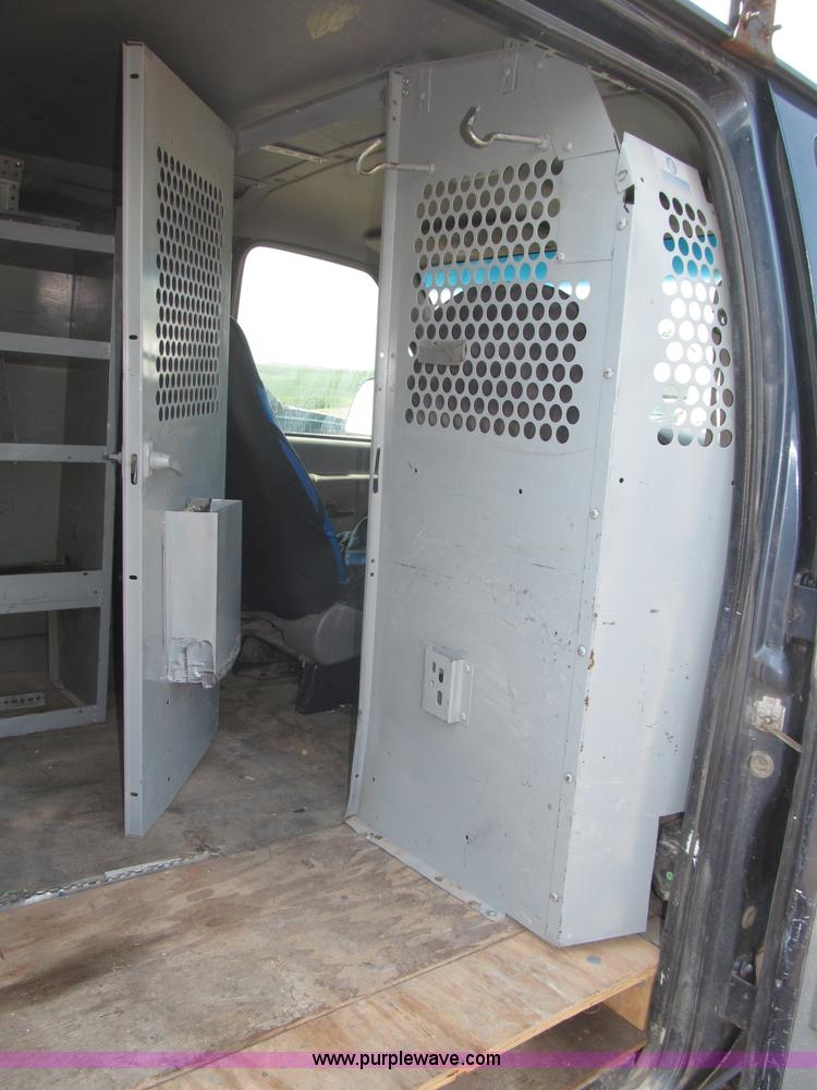 image for item F7080 1998 Ford Econoline E250 van