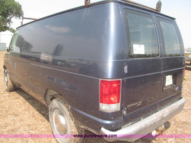 image for item F7080 1998 Ford Econoline E250 van