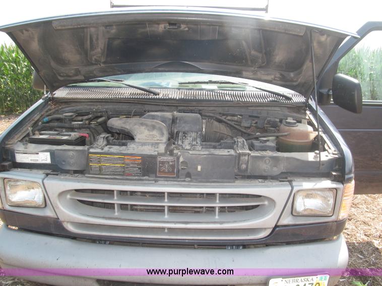 image for item F7080 1998 Ford Econoline E250 van