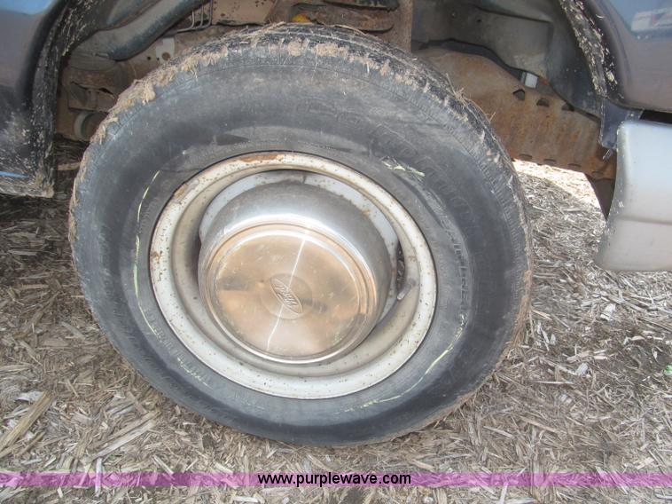 image for item F7080 1998 Ford Econoline E250 van