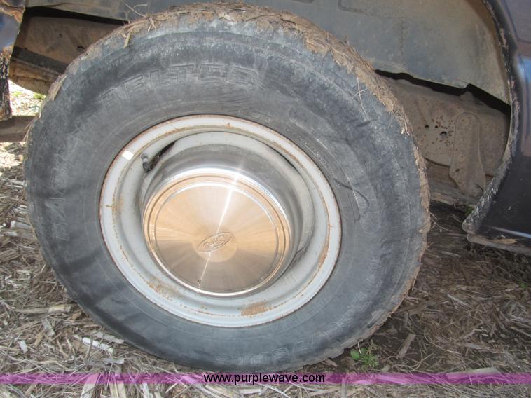 image for item F7080 1998 Ford Econoline E250 van