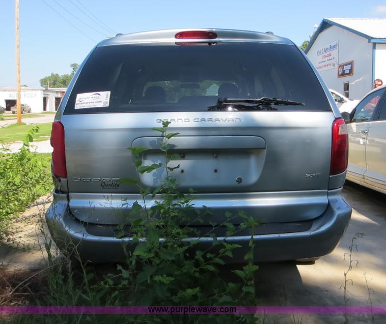 image for item F8001 2006 Dodge Grand Caravan SXT van