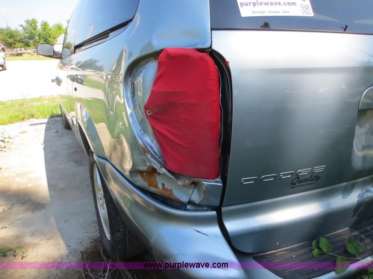 image for item F8001 2006 Dodge Grand Caravan SXT van
