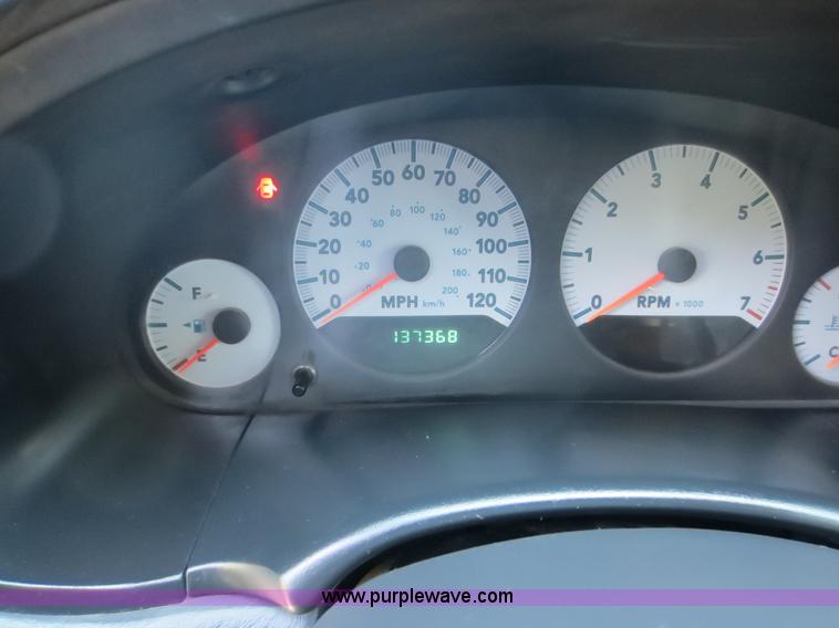 image for item F8001 2006 Dodge Grand Caravan SXT van