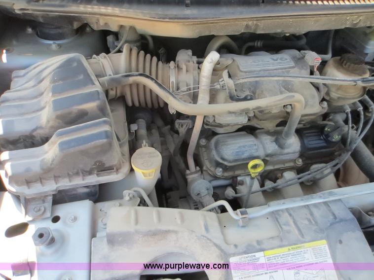 image for item F8001 2006 Dodge Grand Caravan SXT van