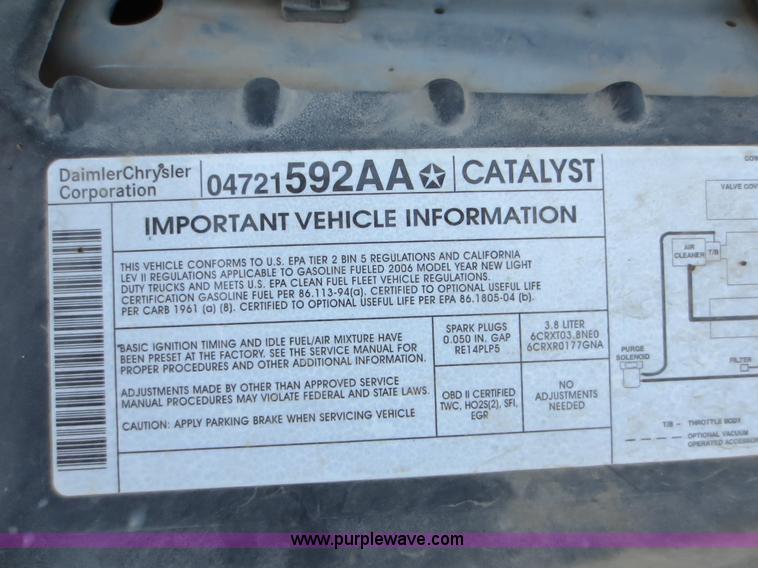 image for item F8001 2006 Dodge Grand Caravan SXT van