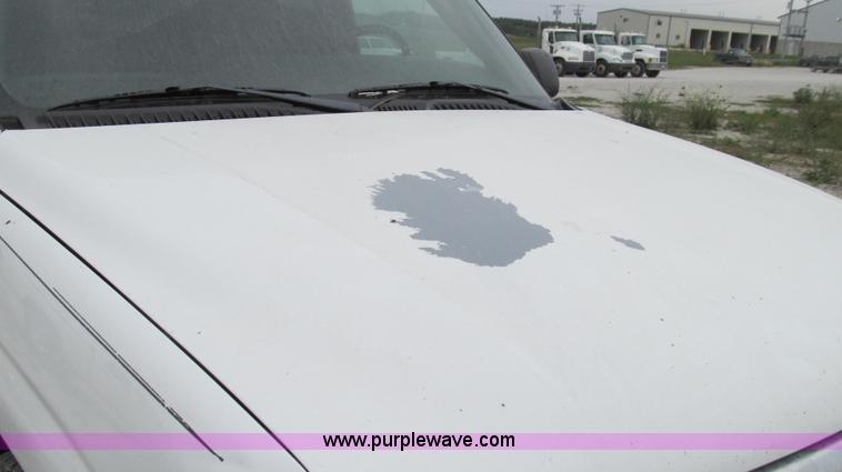 image for item G2073 2003 GMC Sierra 1500 Extended Cab pickup truck