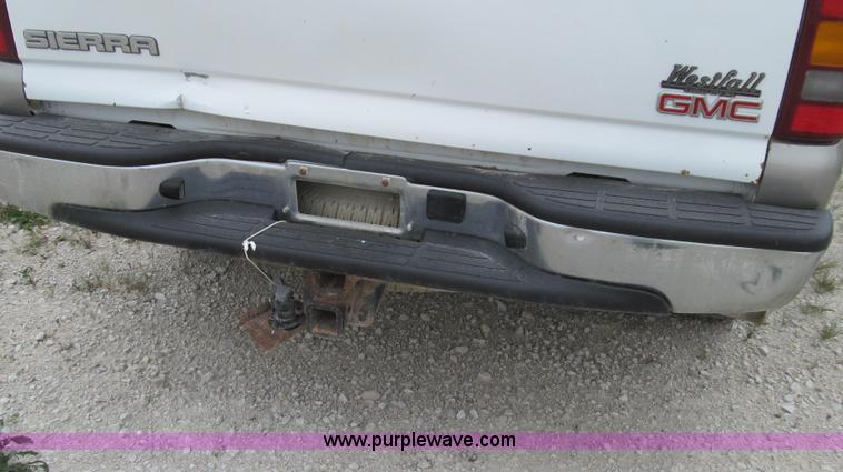 image for item G2073 2003 GMC Sierra 1500 Extended Cab pickup truck