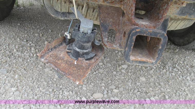 image for item G2073 2003 GMC Sierra 1500 Extended Cab pickup truck