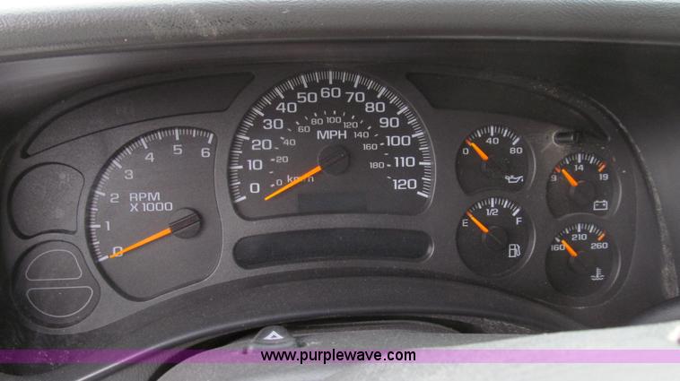 image for item G2073 2003 GMC Sierra 1500 Extended Cab pickup truck