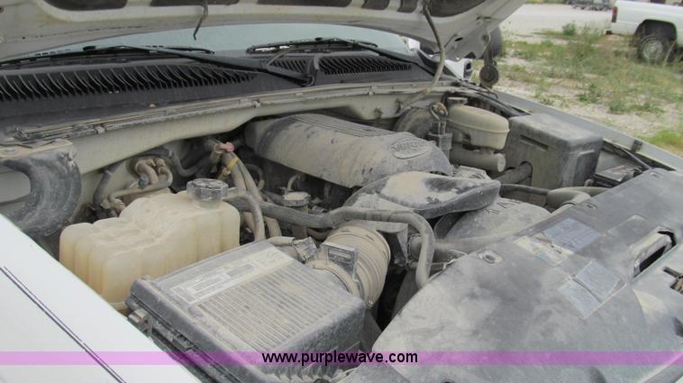 image for item G2073 2003 GMC Sierra 1500 Extended Cab pickup truck