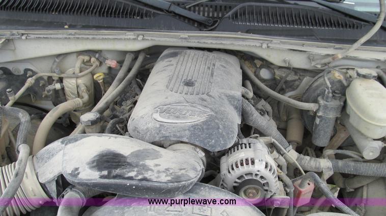 image for item G2073 2003 GMC Sierra 1500 Extended Cab pickup truck