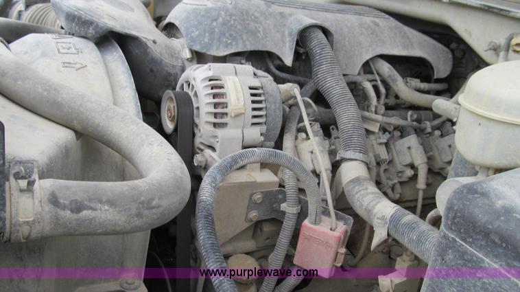 image for item G2073 2003 GMC Sierra 1500 Extended Cab pickup truck