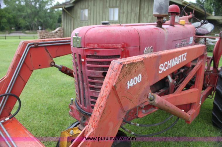 image for item G4075 International Harvester McCormick Farmall 400 tractor
