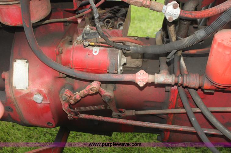 image for item G4075 International Harvester McCormick Farmall 400 tractor