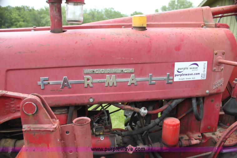 image for item G4075 International Harvester McCormick Farmall 400 tractor