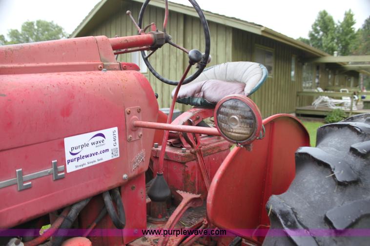 image for item G4075 International Harvester McCormick Farmall 400 tractor