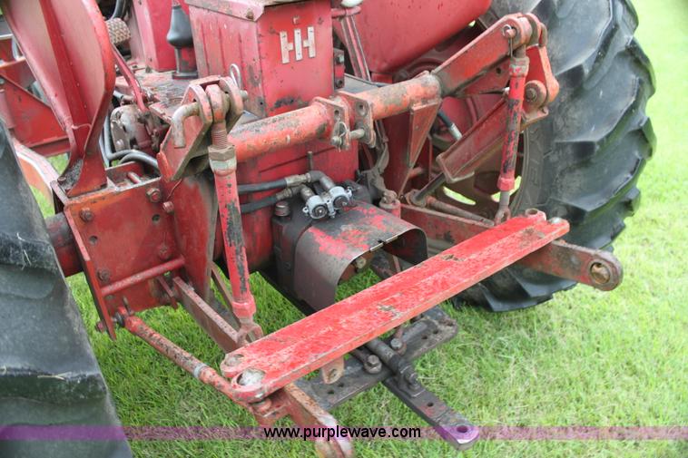 image for item G4075 International Harvester McCormick Farmall 400 tractor