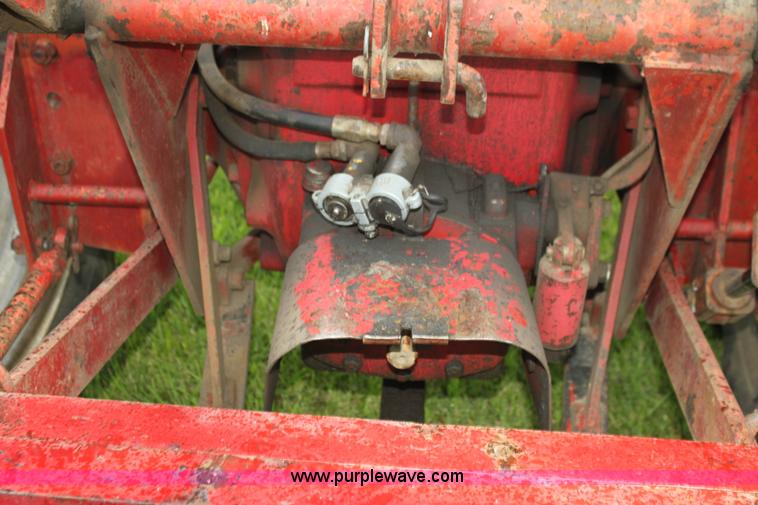 image for item G4075 International Harvester McCormick Farmall 400 tractor