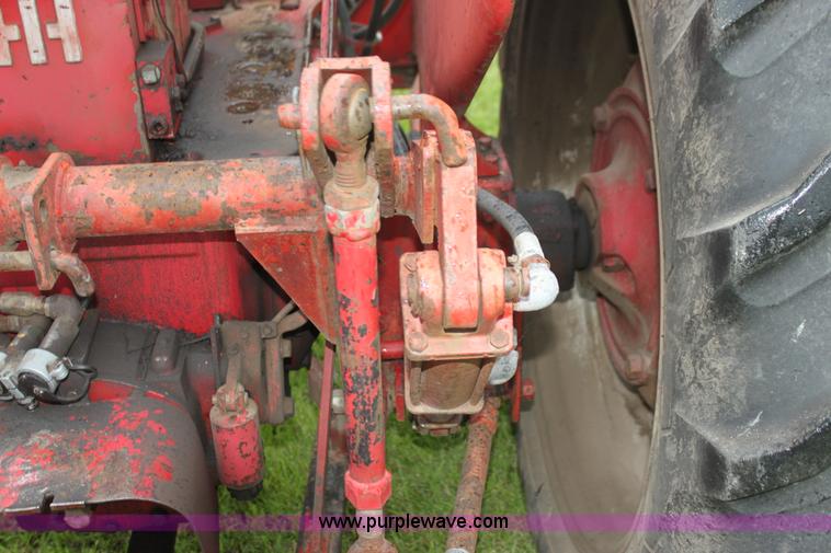 image for item G4075 International Harvester McCormick Farmall 400 tractor