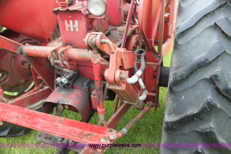 image for item G4075 International Harvester McCormick Farmall 400 tractor