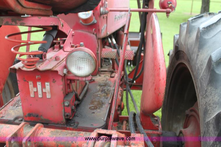 image for item G4075 International Harvester McCormick Farmall 400 tractor