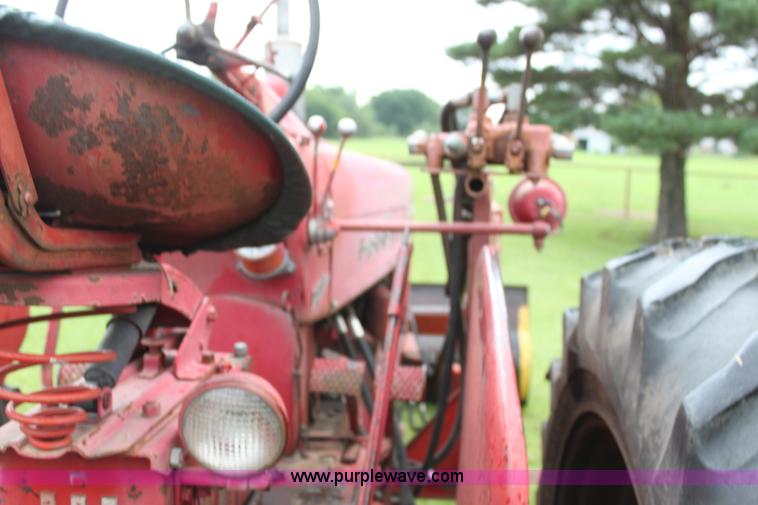 image for item G4075 International Harvester McCormick Farmall 400 tractor