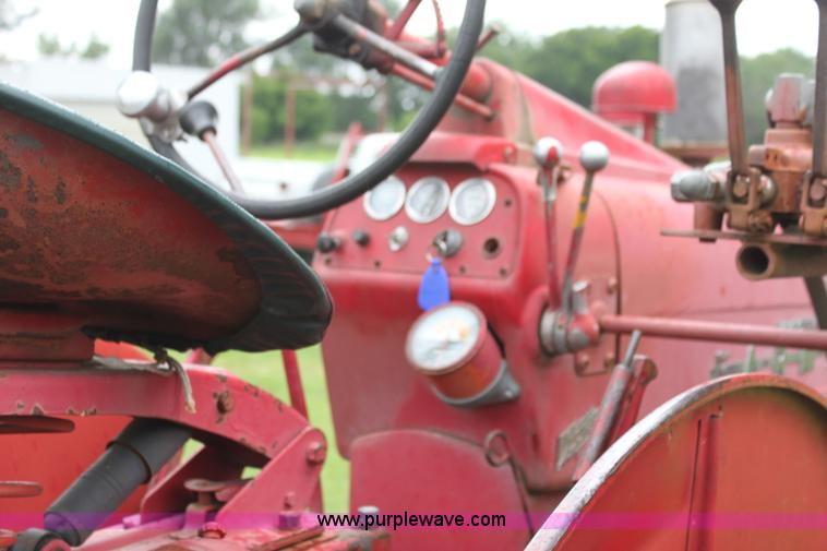 image for item G4075 International Harvester McCormick Farmall 400 tractor