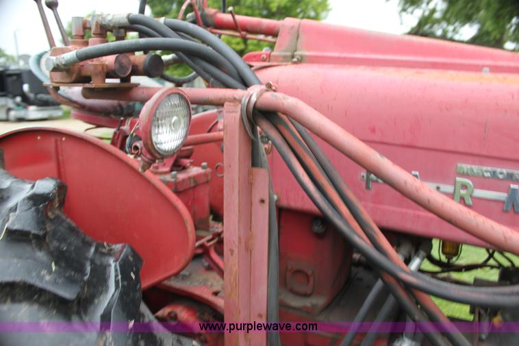 image for item G4075 International Harvester McCormick Farmall 400 tractor