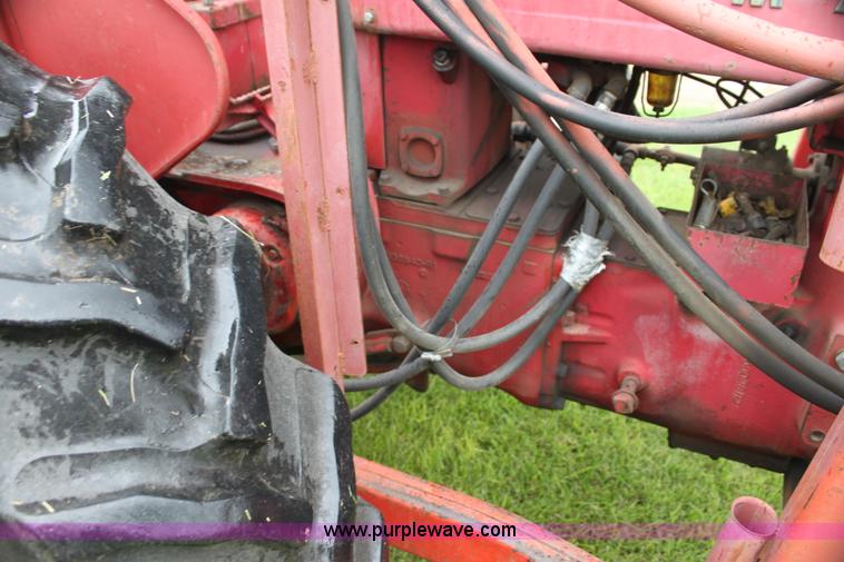 image for item G4075 International Harvester McCormick Farmall 400 tractor