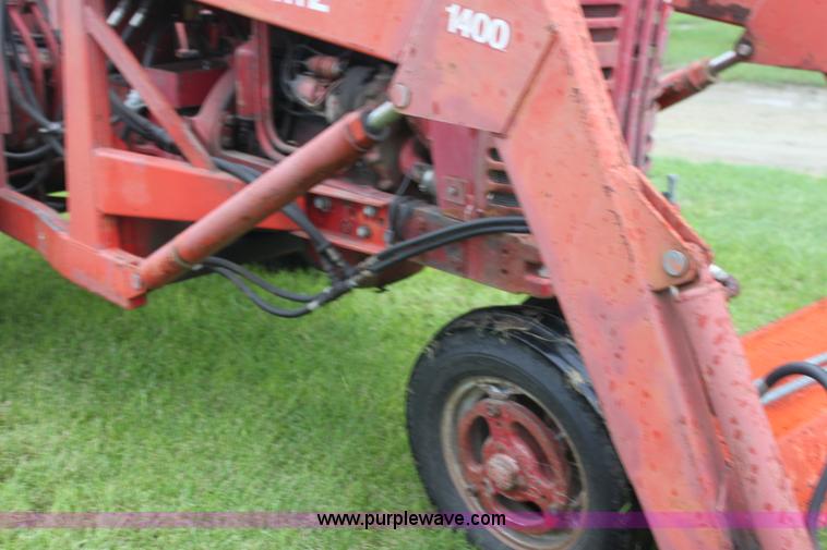 image for item G4075 International Harvester McCormick Farmall 400 tractor