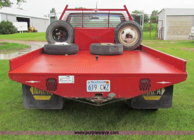 image for item G4076 1978 GMC Sierra 3500 flatbed truck