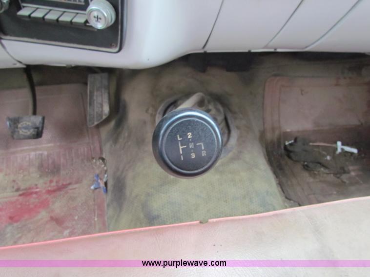 image for item G4076 1978 GMC Sierra 3500 flatbed truck