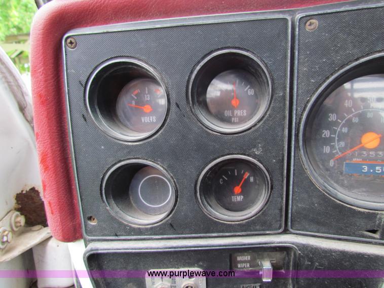 image for item G4076 1978 GMC Sierra 3500 flatbed truck