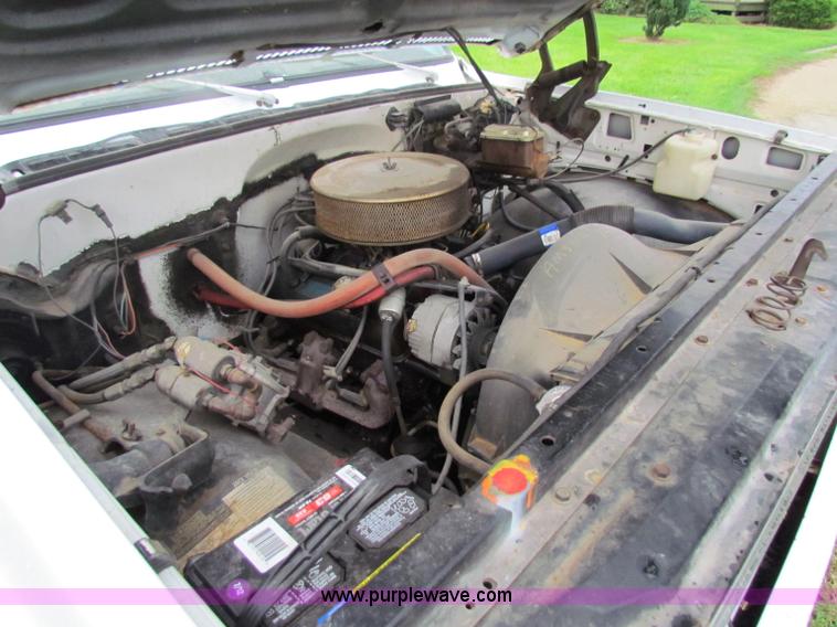 image for item G4076 1978 GMC Sierra 3500 flatbed truck