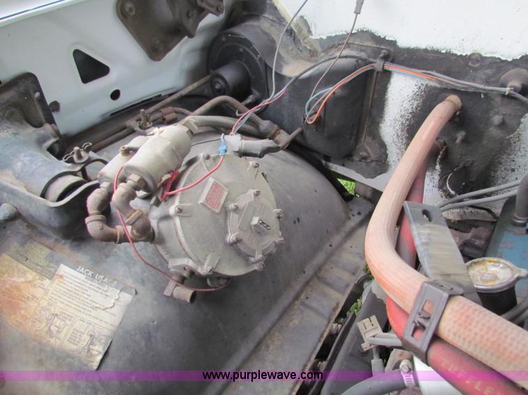 image for item G4076 1978 GMC Sierra 3500 flatbed truck