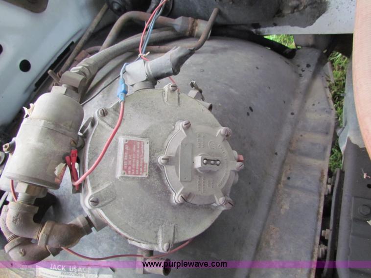 image for item G4076 1978 GMC Sierra 3500 flatbed truck