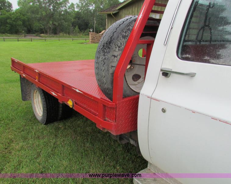 image for item G4076 1978 GMC Sierra 3500 flatbed truck
