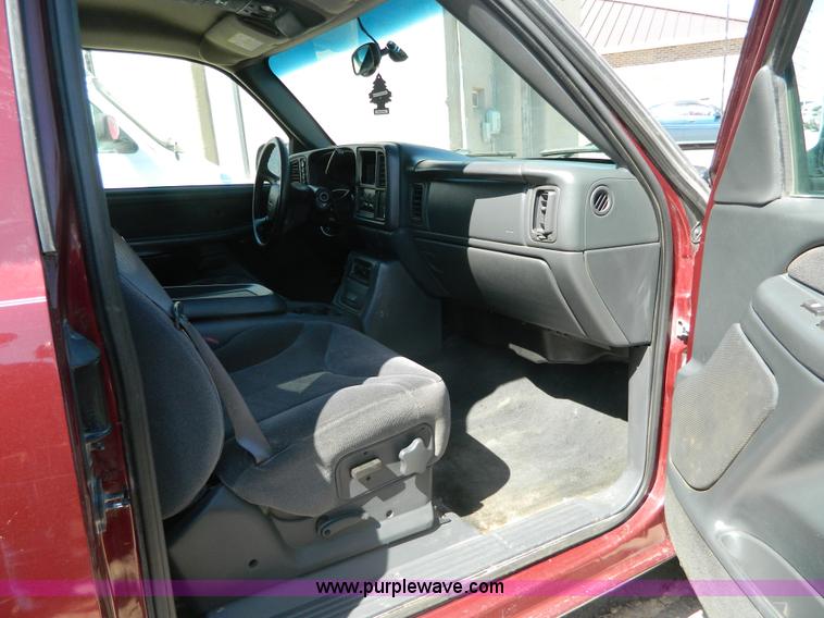 image for item G7889 2002 GMC Sierra 1500 Z71 pickup truck