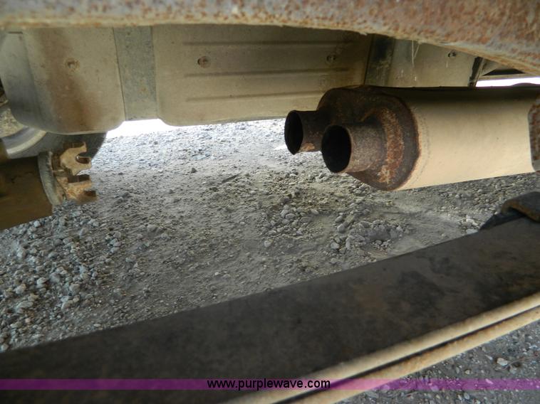 image for item G7889 2002 GMC Sierra 1500 Z71 pickup truck