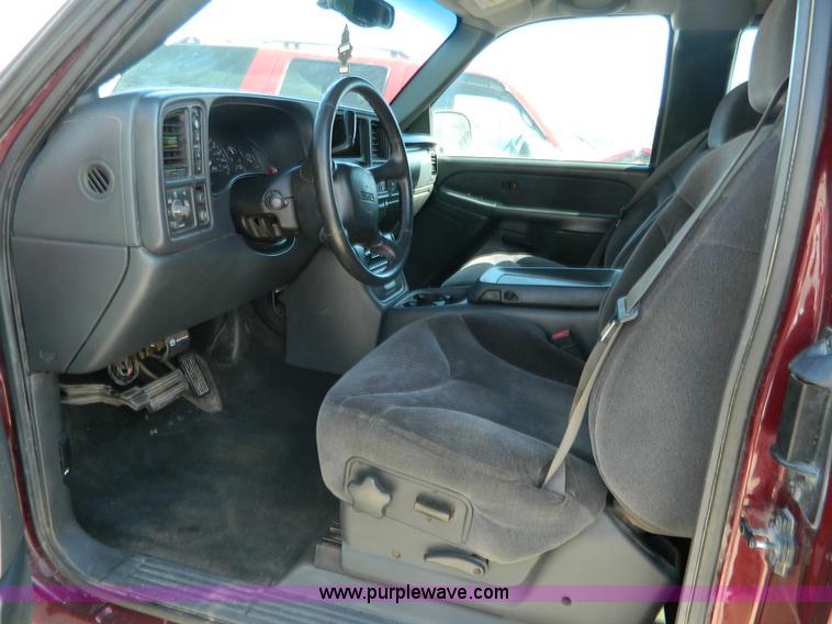 image for item G7889 2002 GMC Sierra 1500 Z71 pickup truck