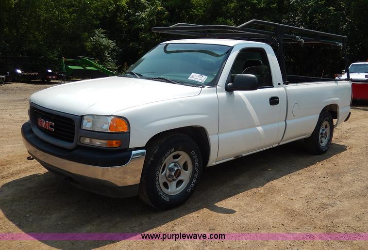 image for item H3003 2001 GMC Sierra 1500 SL pickup truck