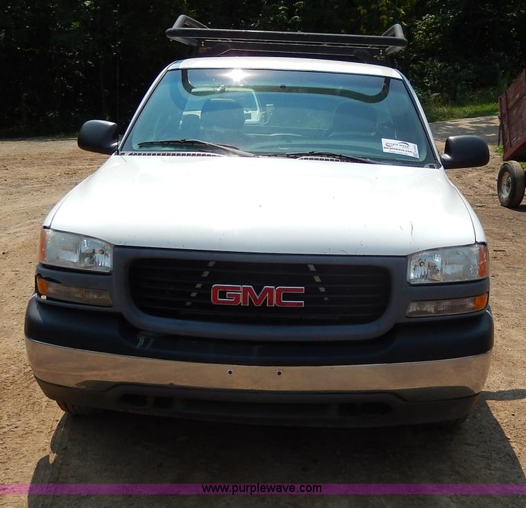 image for item H3003 2001 GMC Sierra 1500 SL pickup truck