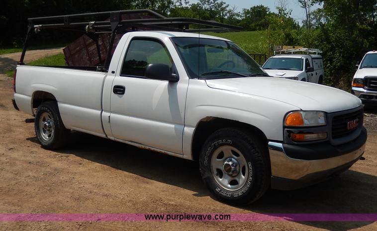 image for item H3003 2001 GMC Sierra 1500 SL pickup truck