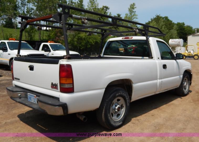 image for item H3003 2001 GMC Sierra 1500 SL pickup truck