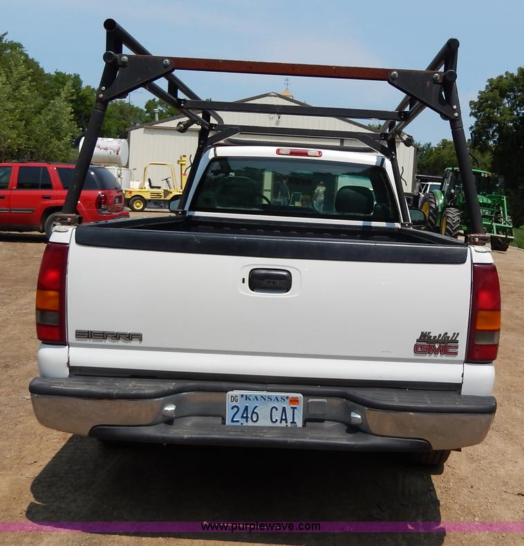 image for item H3003 2001 GMC Sierra 1500 SL pickup truck