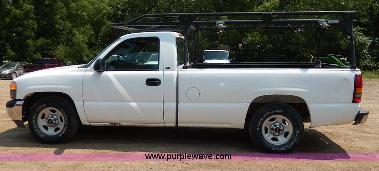 image for item H3003 2001 GMC Sierra 1500 SL pickup truck