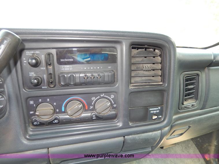 image for item H3003 2001 GMC Sierra 1500 SL pickup truck