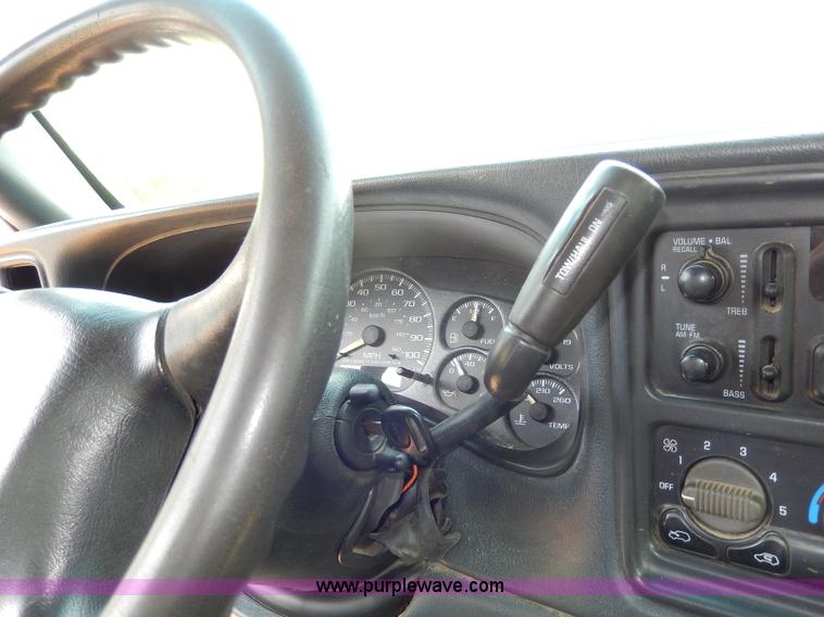 image for item H3003 2001 GMC Sierra 1500 SL pickup truck